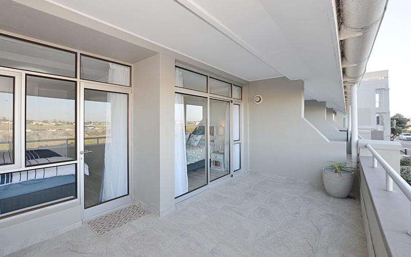 To Let 2 Bedroom Property for Rent in Dolphin Beach Western Cape